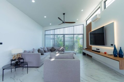 Villa in Pran Buri, Thailand 5 Schlafzimmer № 176787 - Foto 4