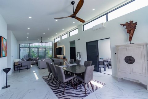 Villa in Pran Buri, Thailand 5 Schlafzimmer № 176787 - Foto 6