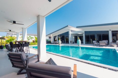 Villa in Pran Buri, Thailand 5 Schlafzimmer № 176787 - Foto 2