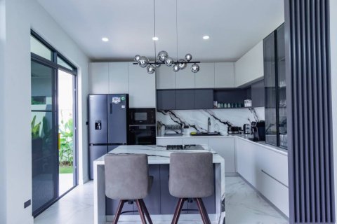Villa in Pran Buri, Thailand 5 Schlafzimmer № 176787 - Foto 8