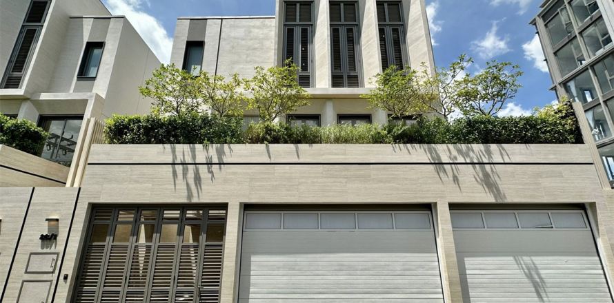 Haus in Bangkok, Thailand 4 Schlafzimmer № 189112