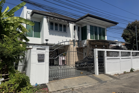 Haus in Bangkok, Thailand 4 Schlafzimmer № 189119 - Foto 7