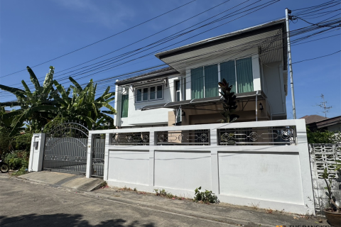 Haus in Bangkok, Thailand 4 Schlafzimmer № 189119 - Foto 4