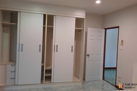 Haus in Bangkok, Thailand 4 Schlafzimmer № 189119 - Foto 9