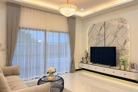 Chalet de 3 dormitorios en Pattaya, Tailandia № 170345 - foto 10