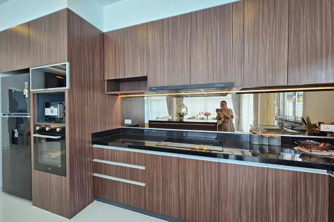 Chalet de 3 dormitorios en Pattaya, Tailandia № 170343 - foto 16