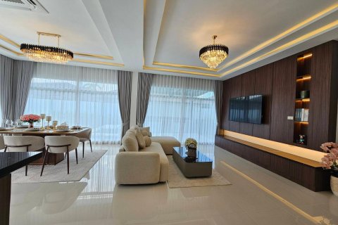 Chalet de 3 dormitorios en Pattaya, Tailandia № 170343 - foto 15