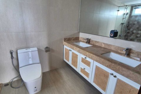 Condo à Watthana, Bangkok, Thaïlande, 3 chambres № 151721 - photo 14