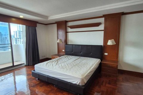 Condo à Watthana, Bangkok, Thaïlande, 3 chambres № 151721 - photo 3