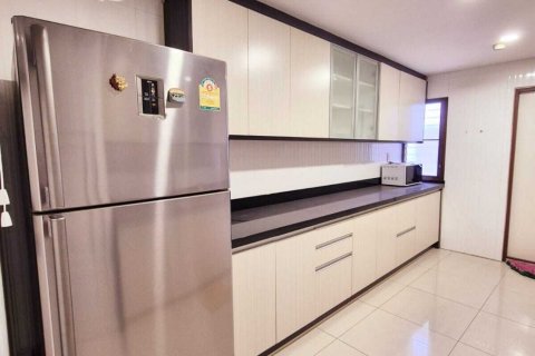 Condo à Watthana, Bangkok, Thaïlande, 3 chambres № 151721 - photo 10