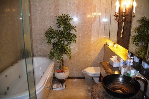 Condo à Bangkok, Thaïlande, 3 chambres  № 66876 - photo 18