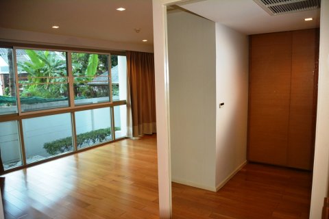 Condominio de 4 dormitorios en Bangkok, Tailandia № 66881 - foto 16
