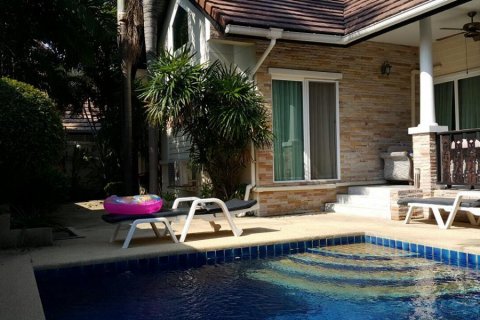 Casa de 4 dormitorios en Pattaya, Tailandia № 66463 - foto 2