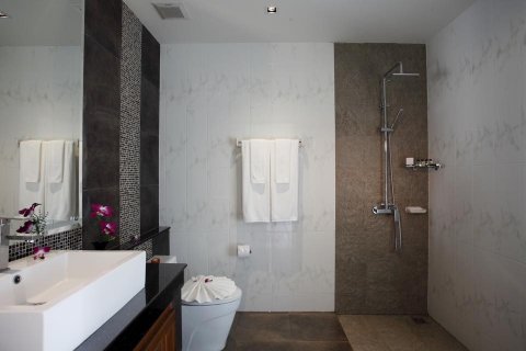 House in Phuket, Thailand 3 bedrooms № 66466 - photo 10