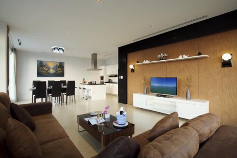 House in Phuket, Thailand 3 bedrooms № 66466 - photo 12