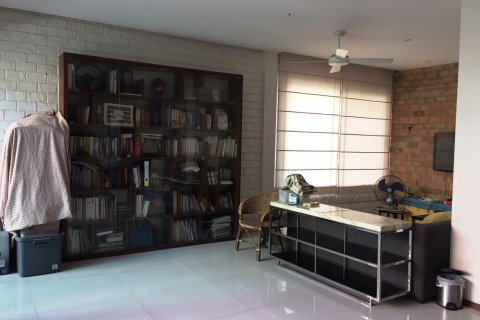 Casa de 6 dormitorios en Bangkok, Tailandia № 66468 - foto 5