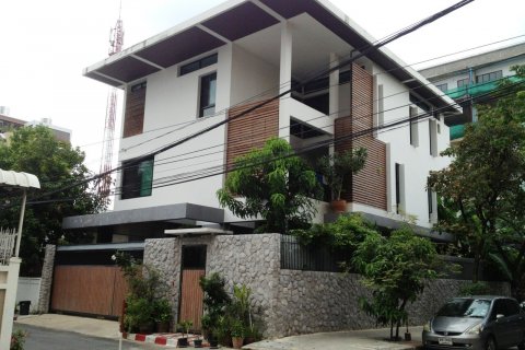 Maison à Bangkok, Thaïlande 6 chambres № 66468