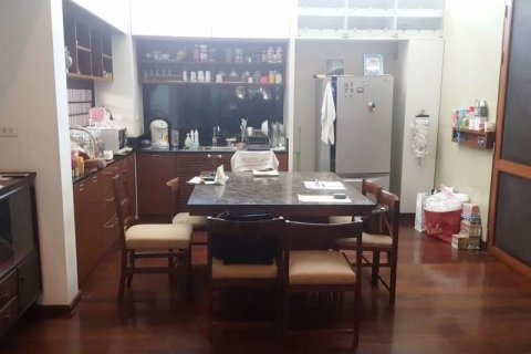 Casa de 6 dormitorios en Bangkok, Tailandia № 66468 - foto 9