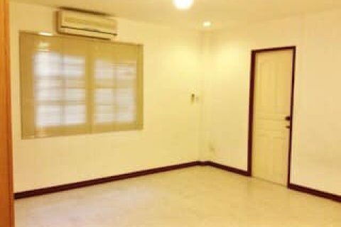 Haus in Bangkok, Thailand 6 Schlafzimmer № 157559 - Foto 5