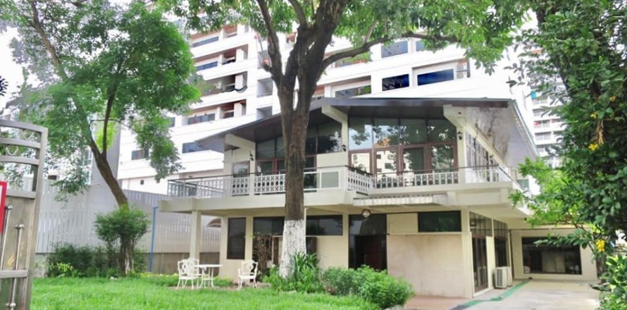 Casa de 4 dormitorios en Bangkok, Tailandia № 157554