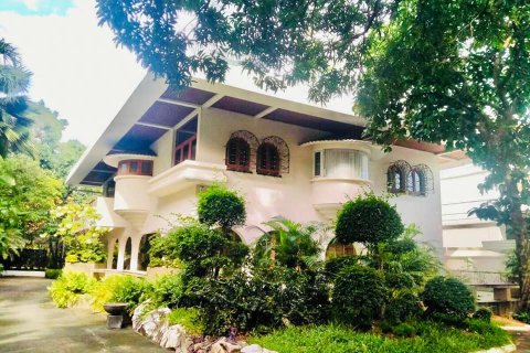 Maison à Bangkok, Thaïlande 5 chambres № 157558
