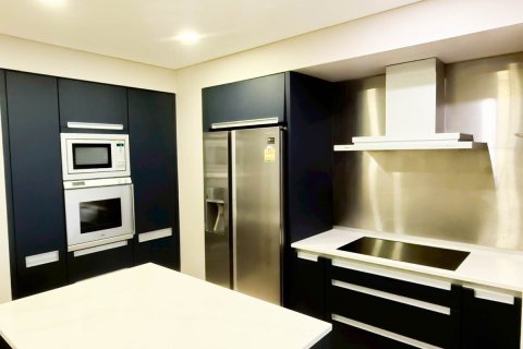 Condominio de 4 dormitorios en Bangkok, Tailandia № 201247 - foto 15