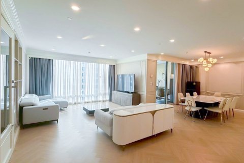 Condominio de 4 dormitorios en Bangkok, Tailandia № 201247 - foto 17