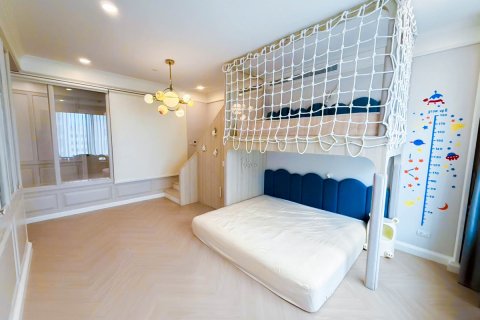 Condominio de 4 dormitorios en Bangkok, Tailandia № 201247 - foto 11