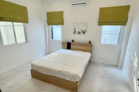 Chalet de 3 dormitorios en Hua Hin, Tailandia № 168560 - foto 7