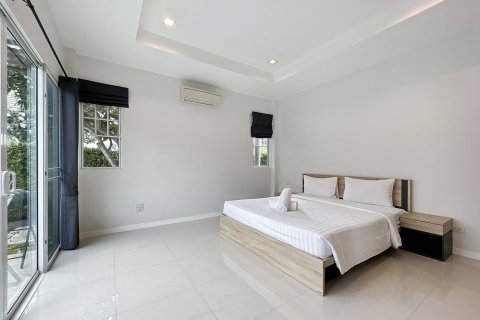 Chalet de 2 dormitorios en Hua Hin, Tailandia № 168554 - foto 18