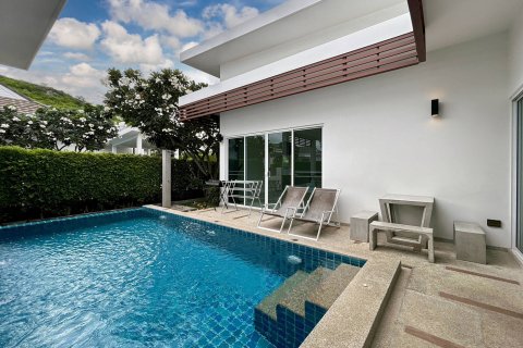 Chalet de 2 dormitorios en Hua Hin, Tailandia № 168554 - foto 5