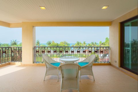 Condominio de 3 dormitorios en Hua Hin, Tailandia № 168558 - foto 5