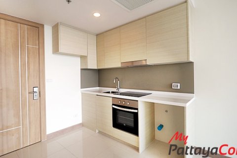 Condominio de 2 dormitorios en Bang Lamung, Tailandia № 36588 - foto 2