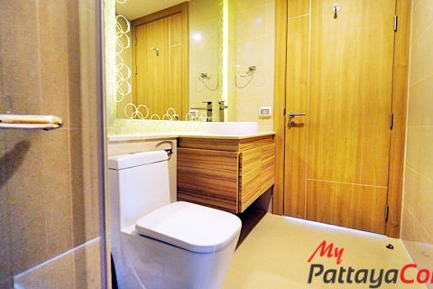 Condominio de 2 dormitorios en Bang Lamung, Tailandia № 36588 - foto 18