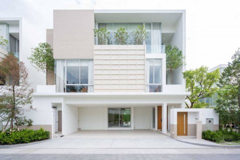 House in Bangkok, Thailand 4 bedrooms № 180833