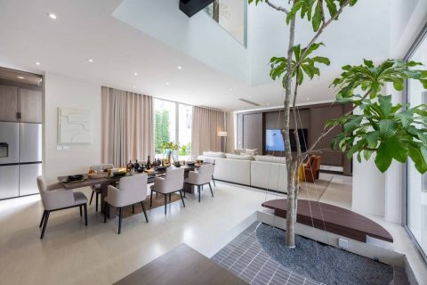 Casa de 4 dormitorios en Bangkok, Tailandia № 180833 - foto 5