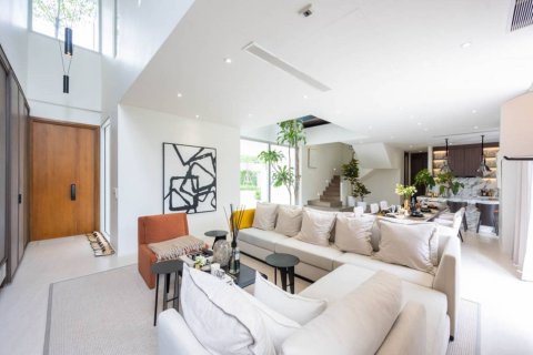 Casa de 4 dormitorios en Bangkok, Tailandia № 180833 - foto 2