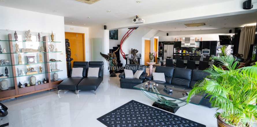 Condominio de 2 dormitorios en Pattaya, Tailandia № 149551