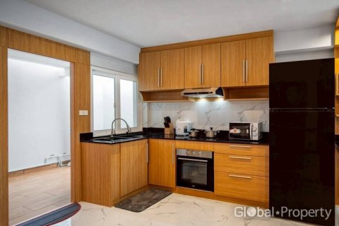 Casa de 4 dormitorios en Pattaya, Tailandia № 149553 - foto 9