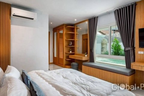 Casa de 4 dormitorios en Pattaya, Tailandia № 149553 - foto 14