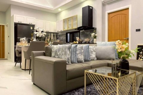 Chalet de 3 dormitorios en Pattaya, Tailandia № 150415 - foto 3