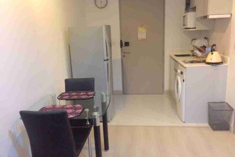 Condominio de 1 dormitorio en Bangkok, Tailandia № 183608 - foto 4