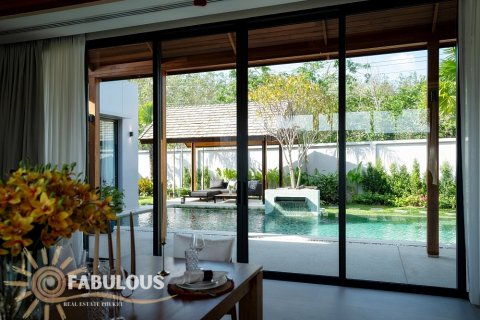 Chalet de 3 dormitorios en Bang Tao, Tailandia № 179360 - foto 2