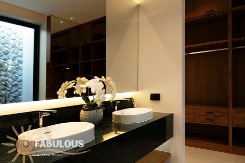 Chalet de 3 dormitorios en Bang Tao, Tailandia № 179360 - foto 9