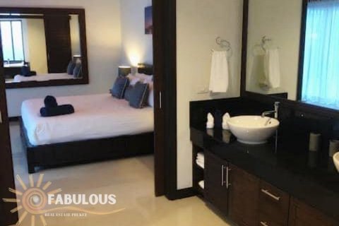 Chalet de 3 dormitorios en Bang Tao, Tailandia № 179358 - foto 4