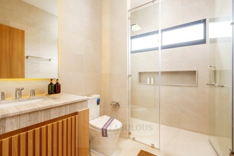 Villa in Chalong, Thailand 5 bedrooms № 179359 - photo 5