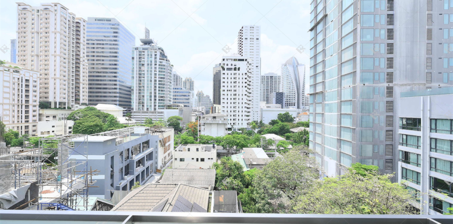Apartment in Bangkok, Thailand 3 bedrooms № 190210