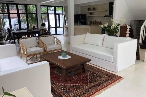 Casa de 2 dormitorios en Phra Khanong, Bangkok, Tailandia № 143736 - foto 4