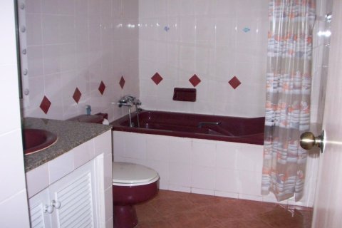 Condominio de 3 dormitorios en Bangkok, Tailandia № 143738 - foto 8