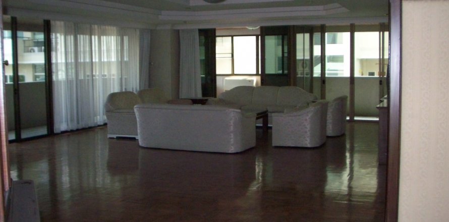 Condominio de 3 dormitorios en Bangkok, Tailandia № 143738
